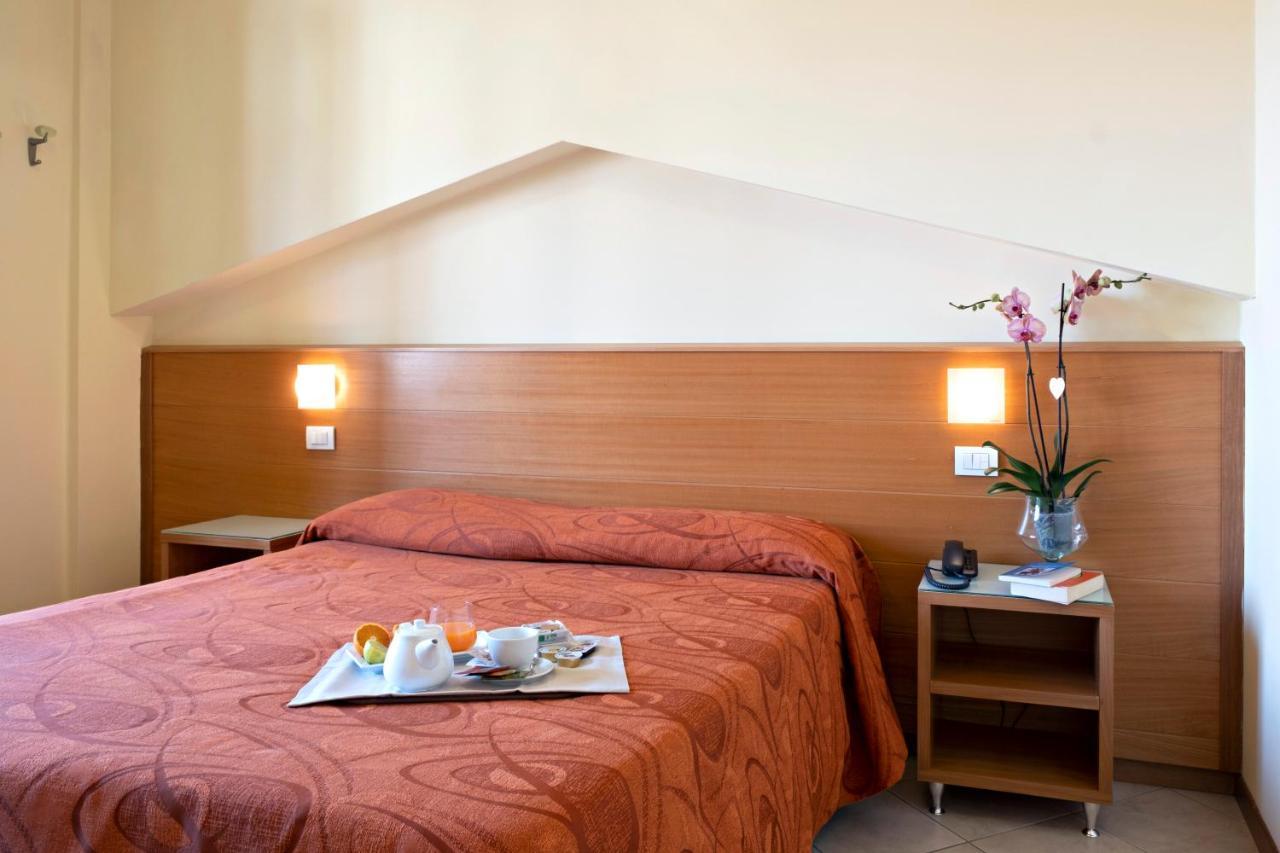 Hotel Mirage Viareggio Kültér fotó