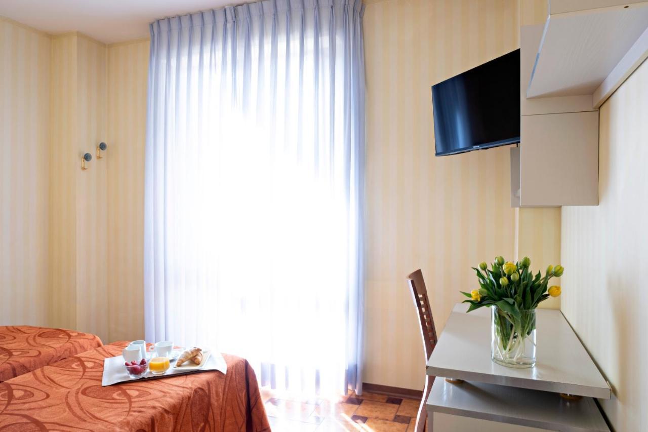 Hotel Mirage Viareggio Kültér fotó